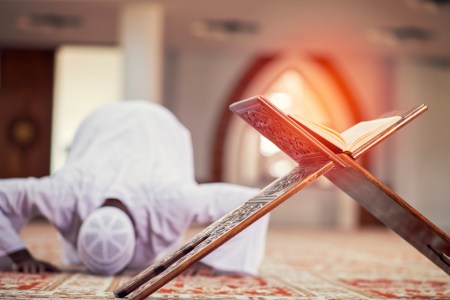 Pastor Sparks Outrage Over DFW Airport Muslim Prayer