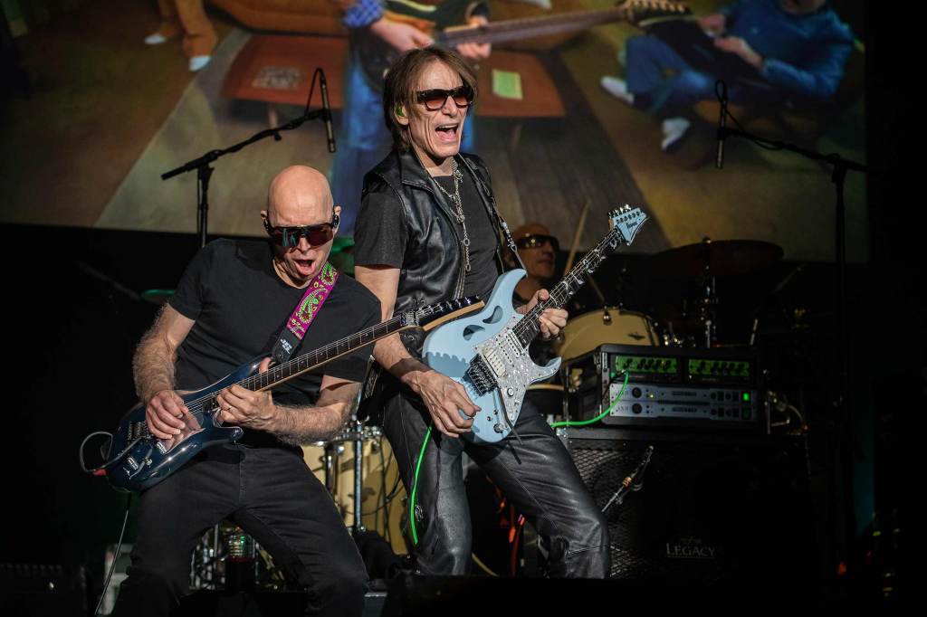 SatchVai Band Ft Joe Satriani & Steve Vai with Animals As Leaders