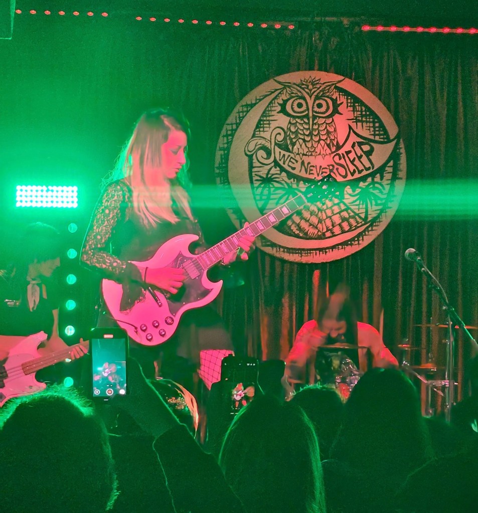 Eyes Set to Kill at Three LInks