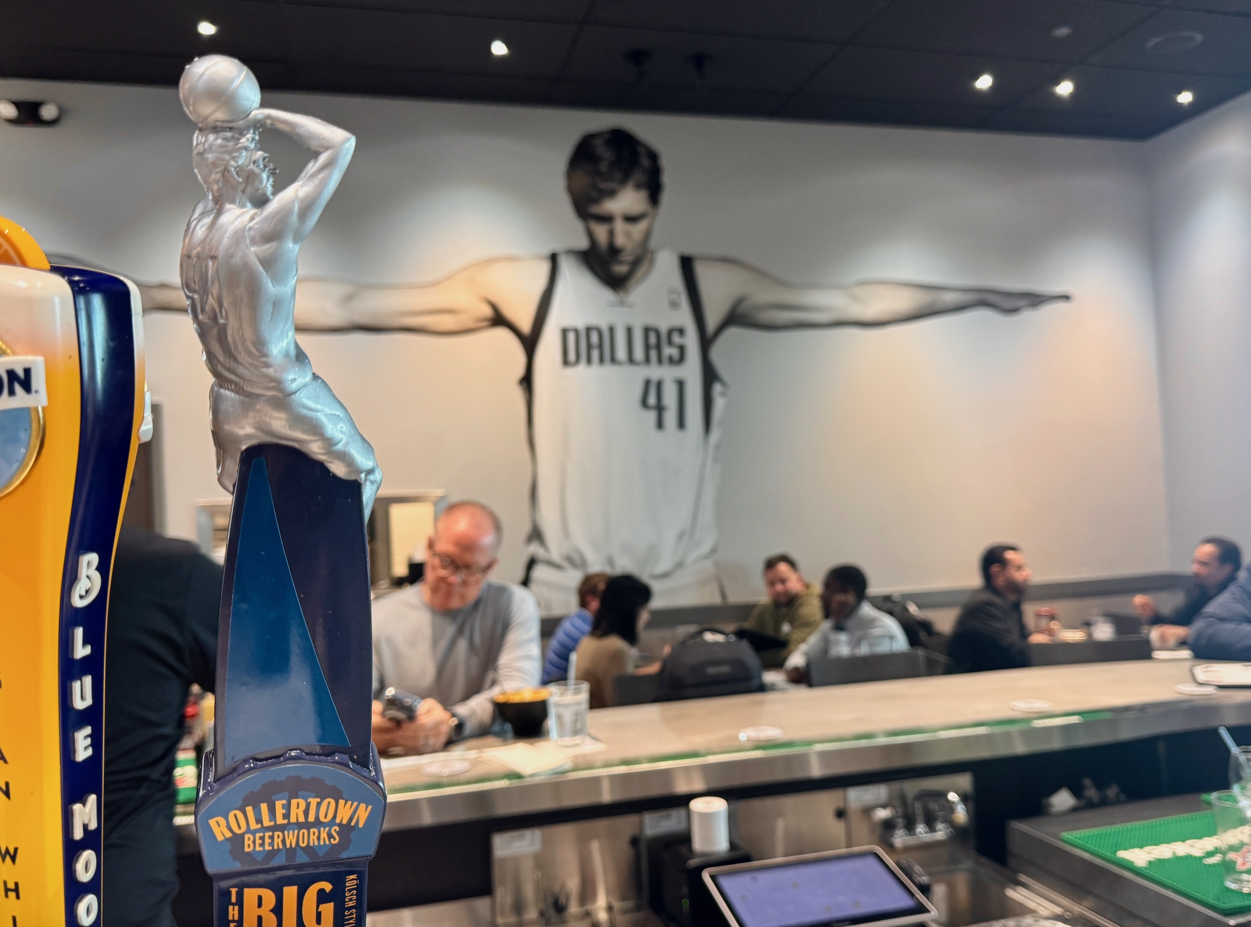The Layover Guide: Best Bars & Restaurants at DFW Airport — Dallas Observer