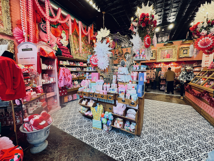 interior of pinkitzel