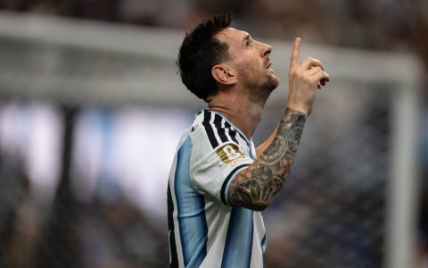 Messi mania consumes Dallas Stadium