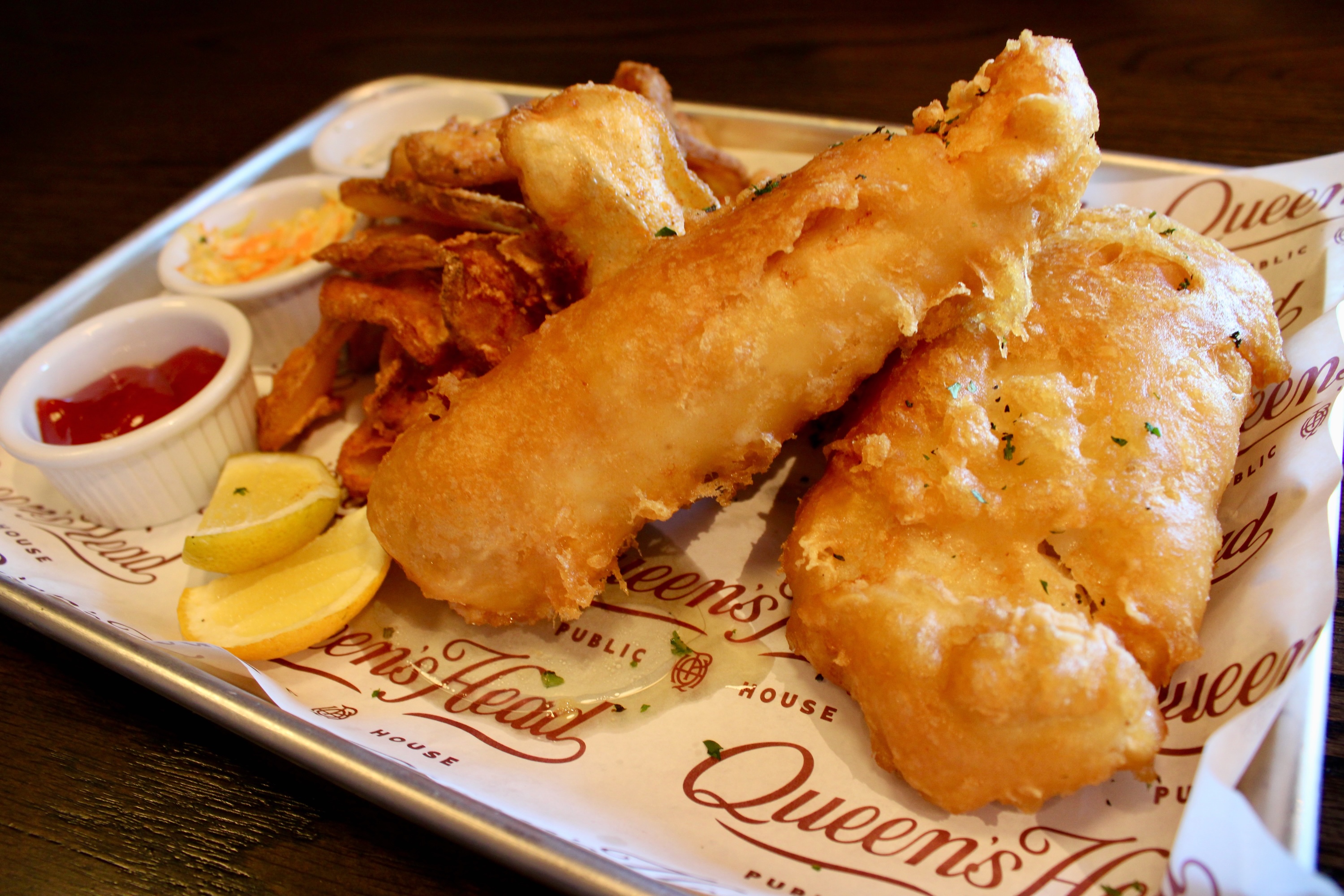 A look inside the new Queen’s Head Pub in Deep Ellum: Fish and chips and a tavern mood