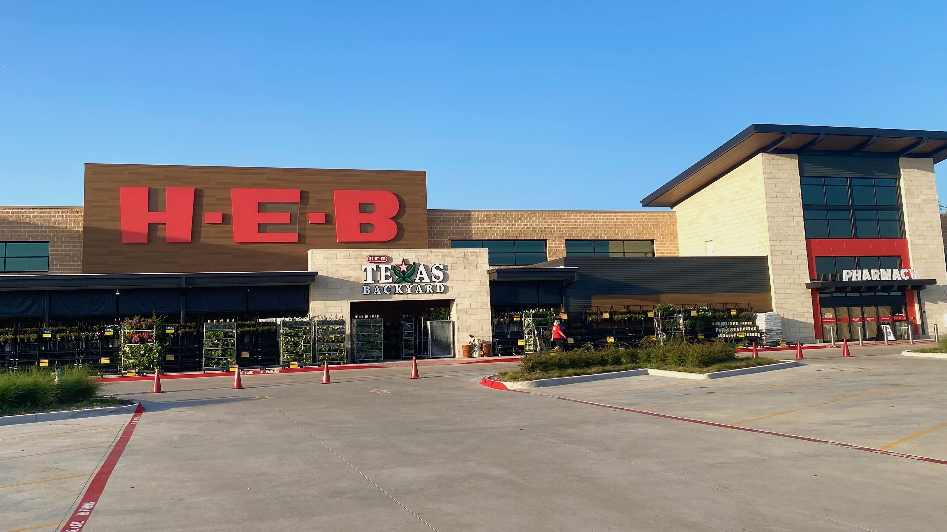 H-E-B Murphy is now open, plus updates on Garland stores — Dallas Observer