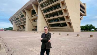 Pulitzer winning Dallas critic releases new book 
