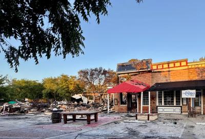 Four-alarm fire destroys two Arlington restaurants and damages others
