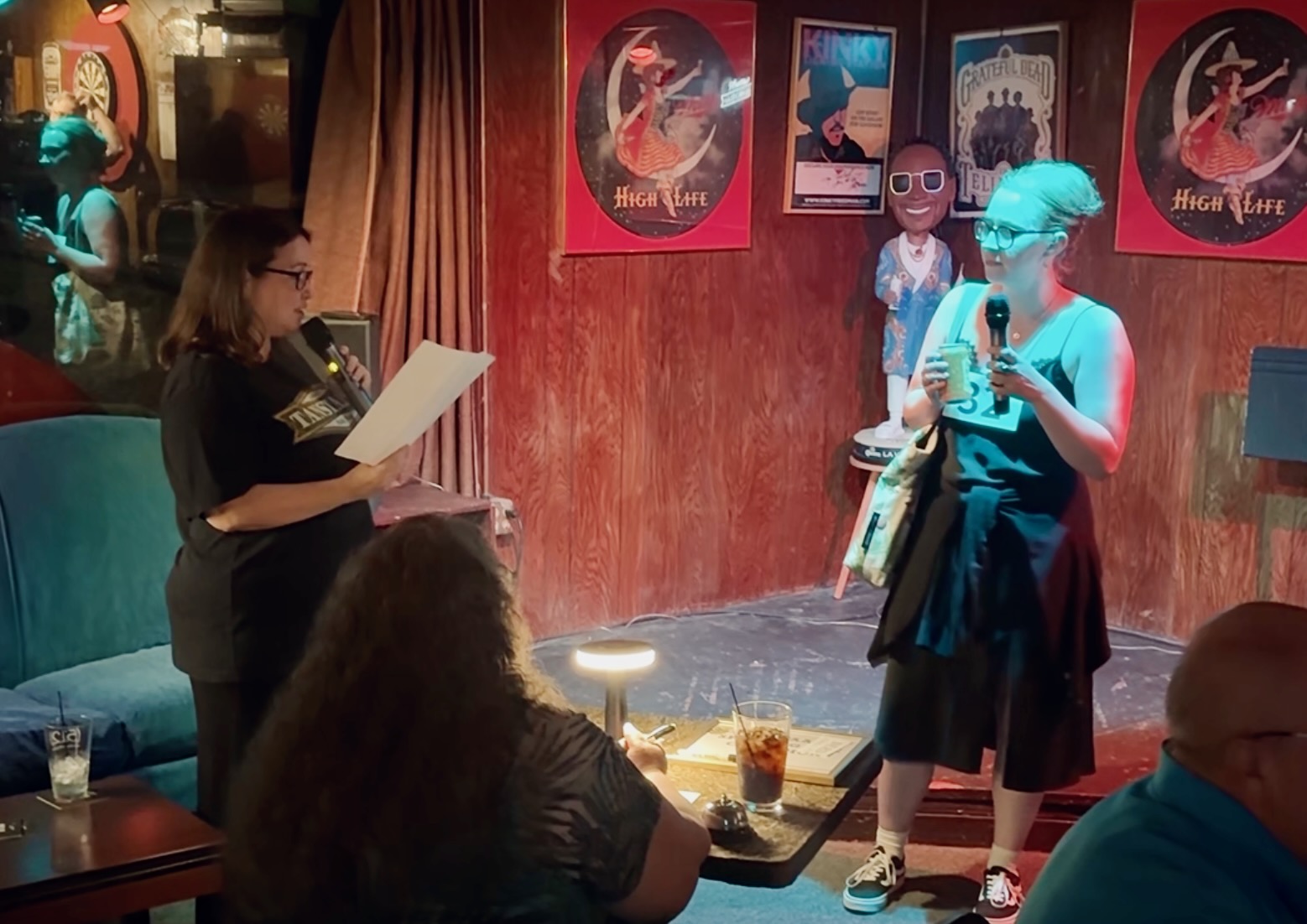 ‘I am enunciating, asshole’: Inside the glorious chaos of a dive bar spelling bee — Dallas Observer