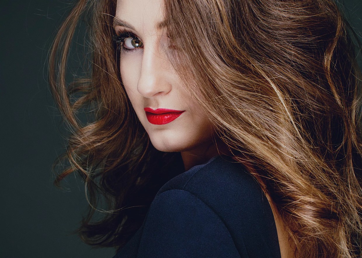 Backup Singer Becky Middleton Steps Into the Spotlight