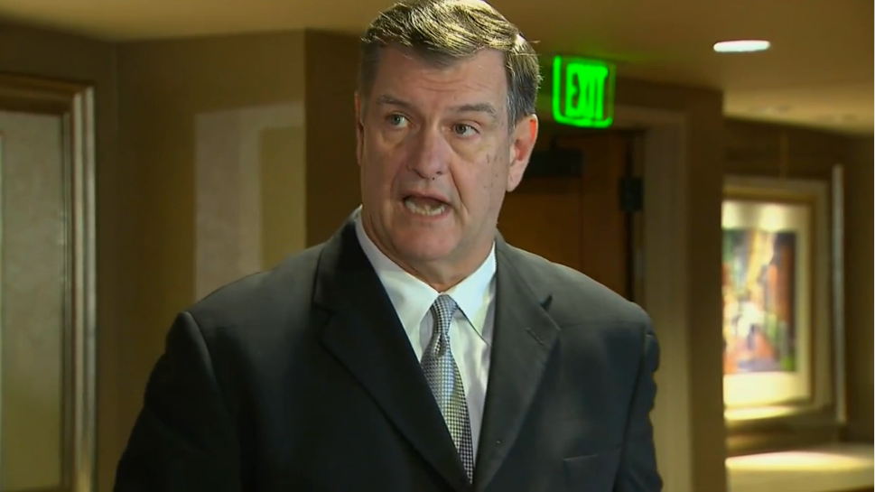 Rawlings to Immigrants Detained at DFW: “On Behalf of the Citizens of Dallas, We’re Sorry”
