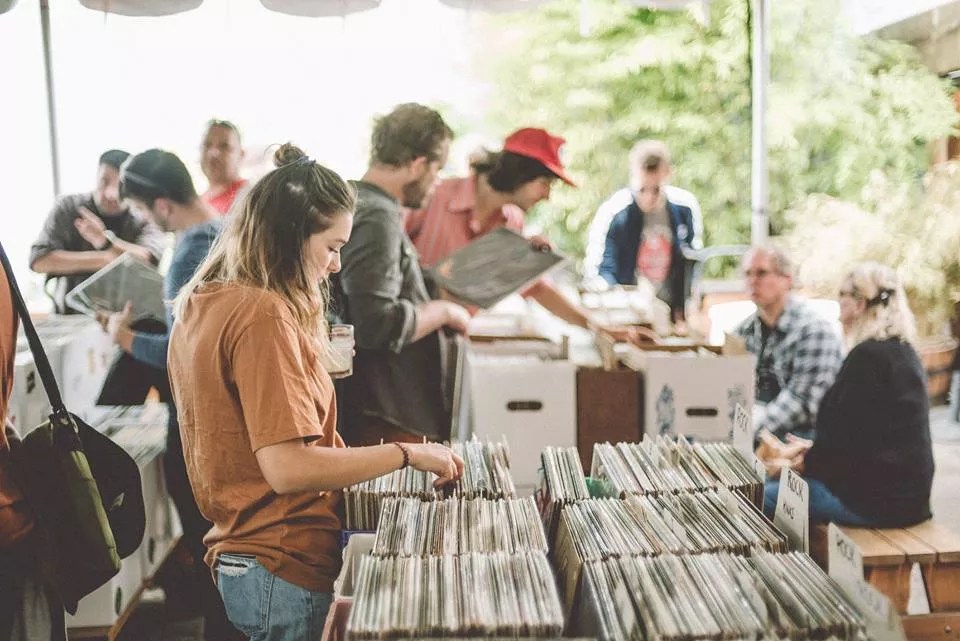 Discogs to Bring Record Fair to Dada, Equates Dallas with Berlin: ‘The Vinyl Culture Is on Point’