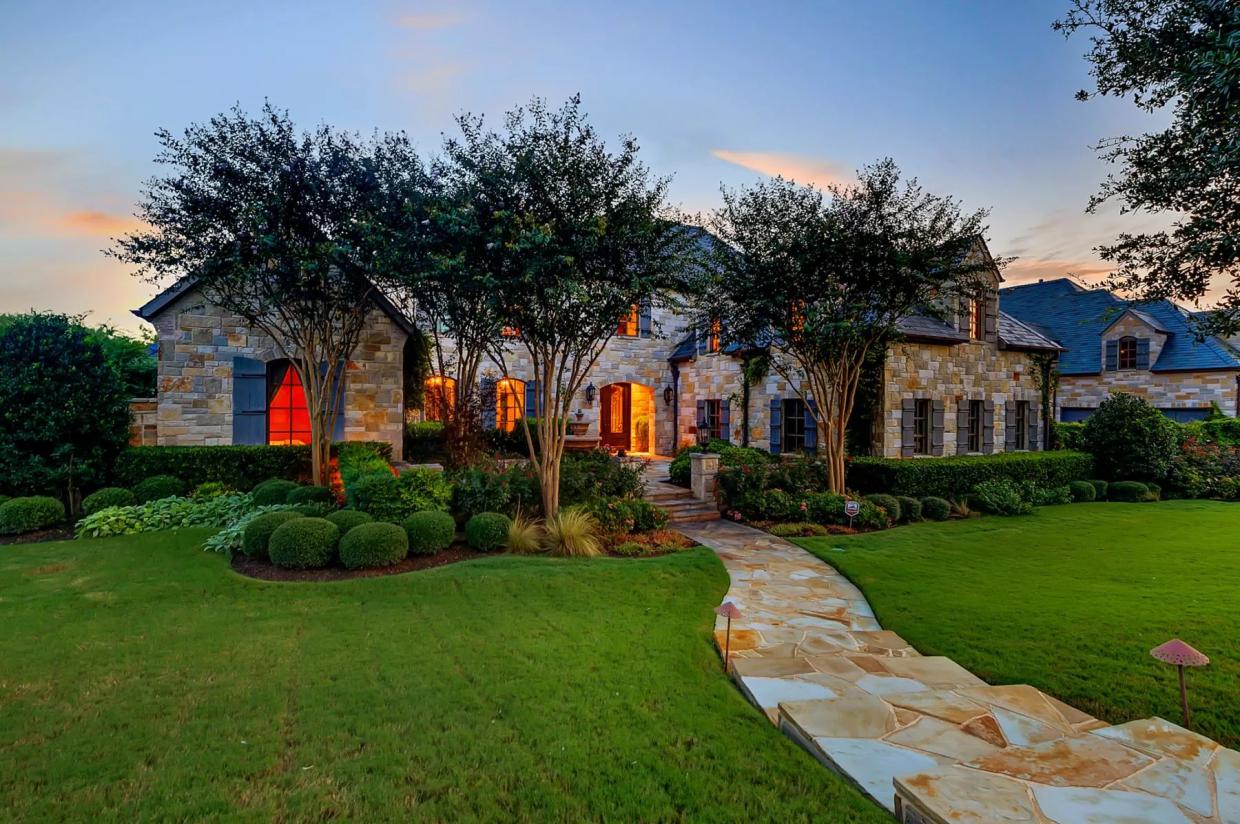 Would You Pay $3 Million for Selena Gomez’s Fancy but Sort of Ugly Fort Worth Mansion?