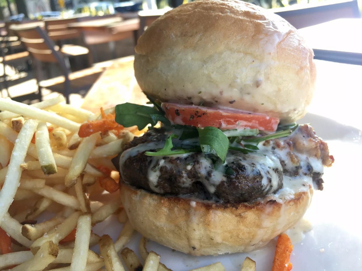 Dallas’ Latest Burger Novelty: A Cheeseburger Made With a Bun Loaded With Liquid Cheese