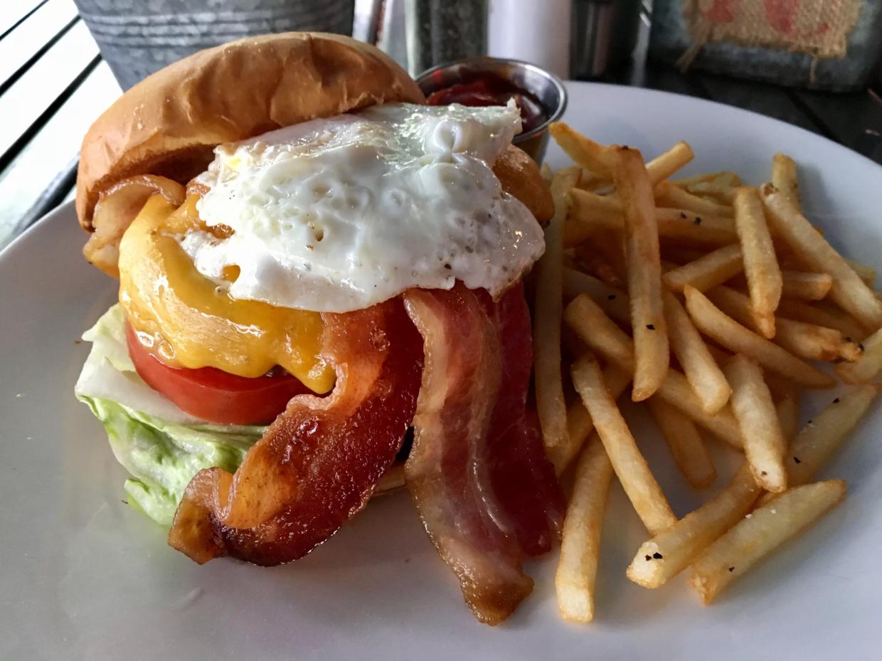 We’ve Reached a Dallas Meat Milestone: Farm-to-Table Burgers at Fried-Chicken Restaurants