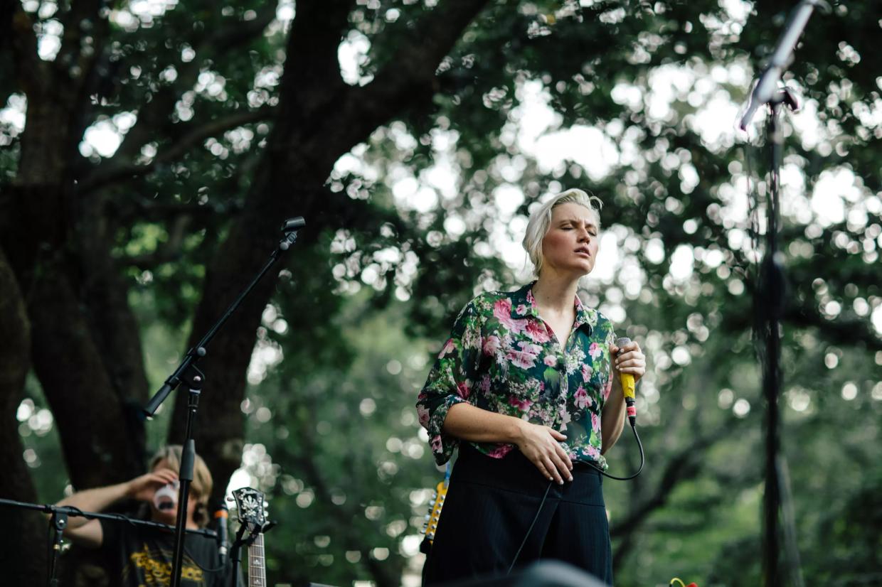 Attendees of Intimate ‘Listening Party’ in Deep Ellum Hear Sarah Jaffe’s New Record