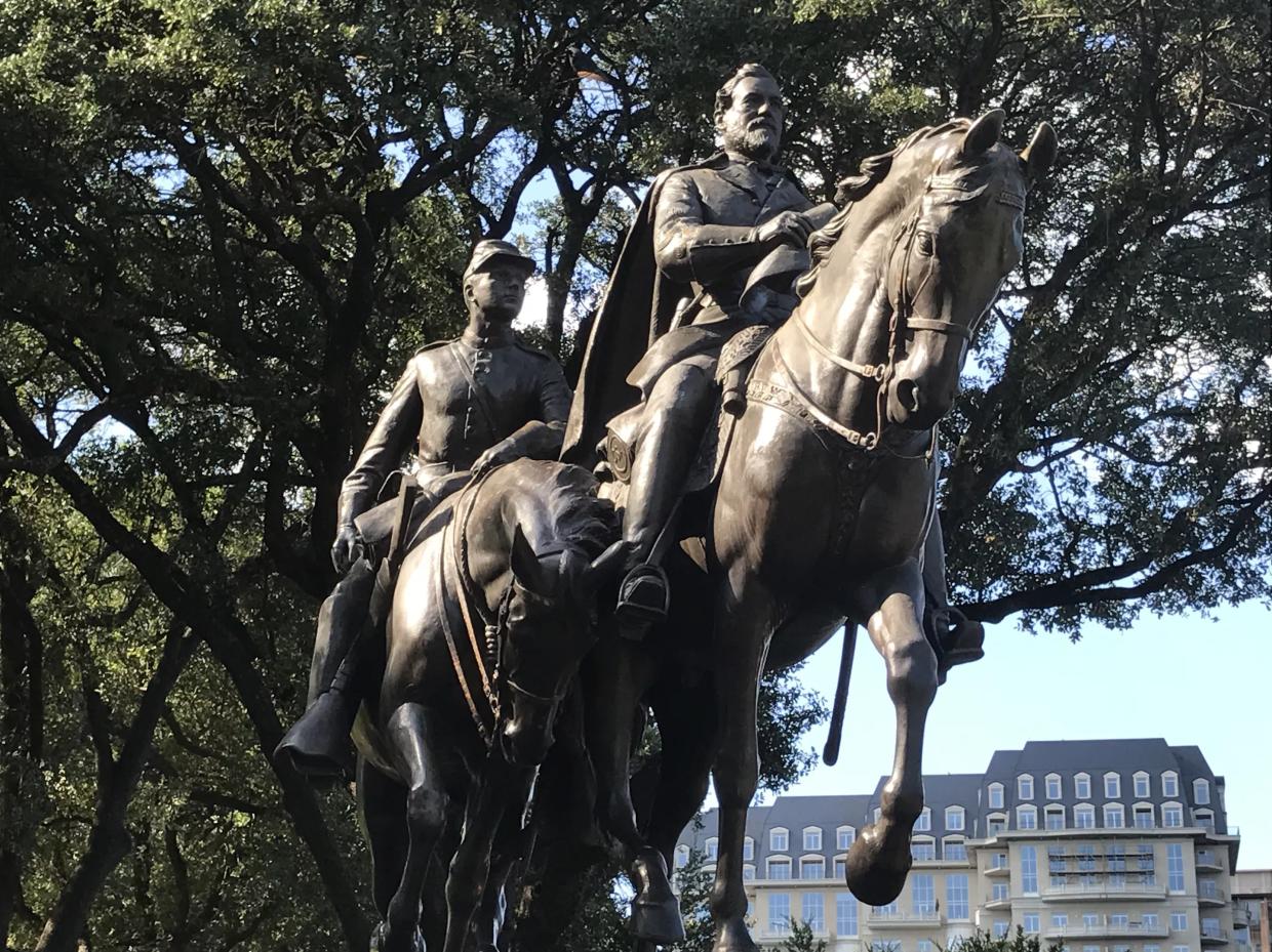 Let Lee Statue Stand, Along With All the Other Weird Confederaphernalia