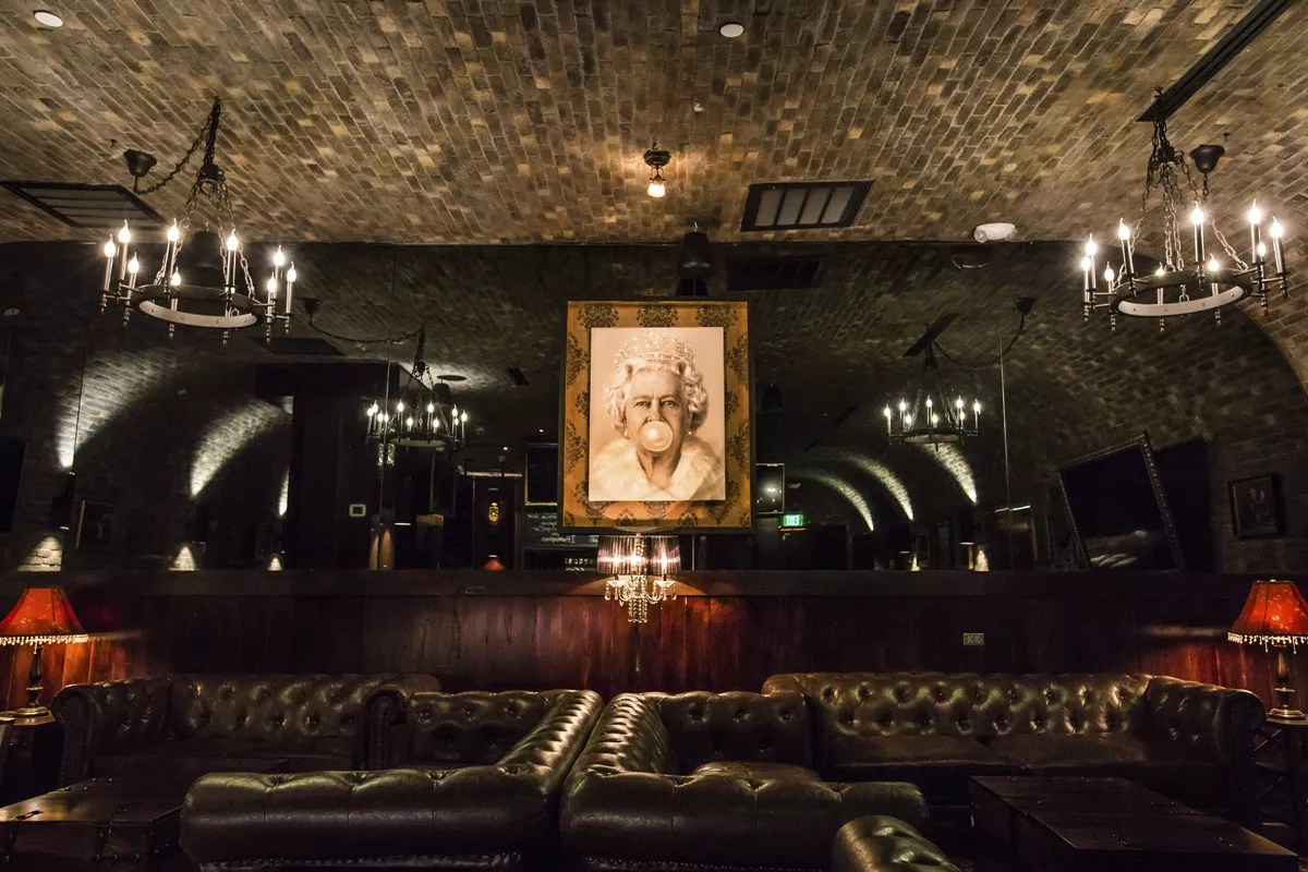 Settle Up: ILL Minster Pub, the Dark Bar Hidden Beneath Trendy Uptown Apartments