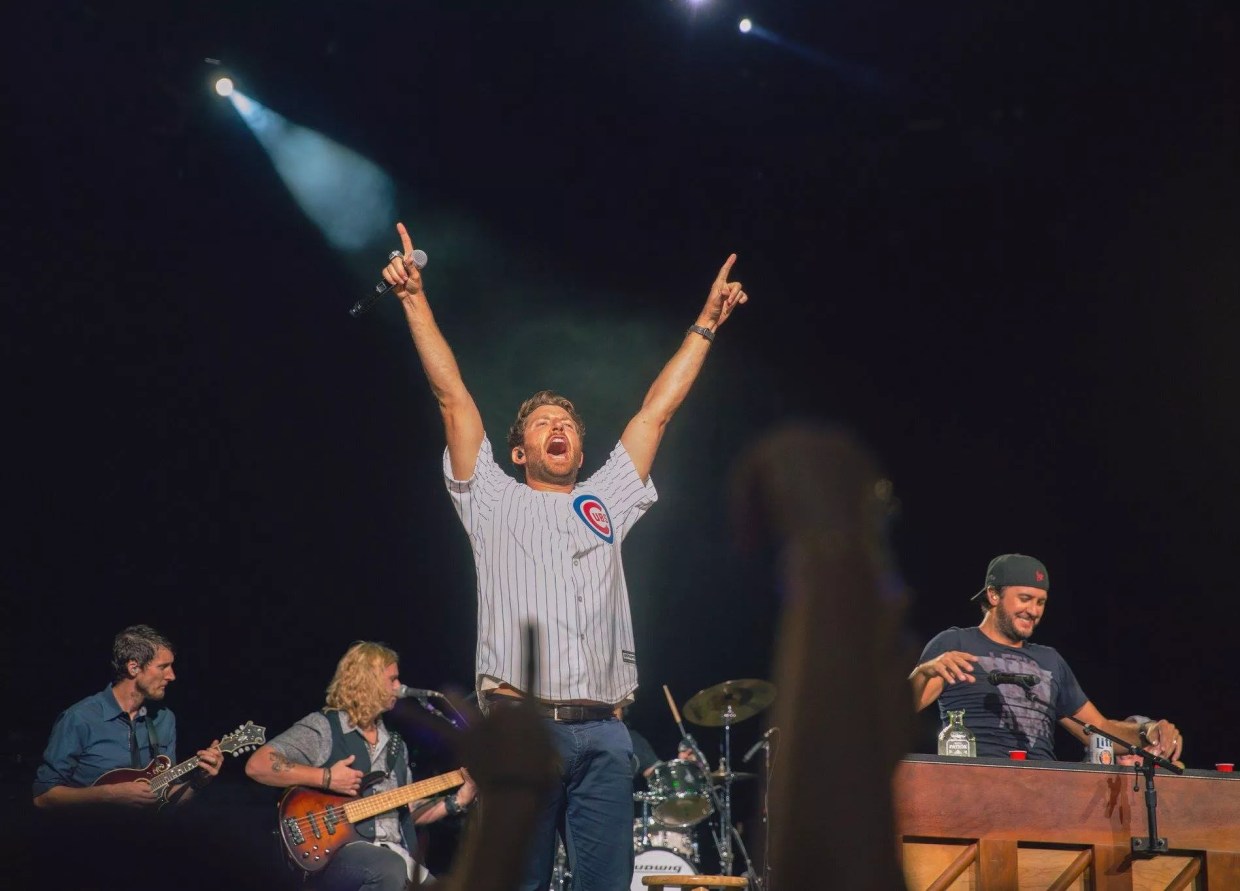 Brett Eldredge Proves He’s Ready to Headline in Weekend Show at Starplex