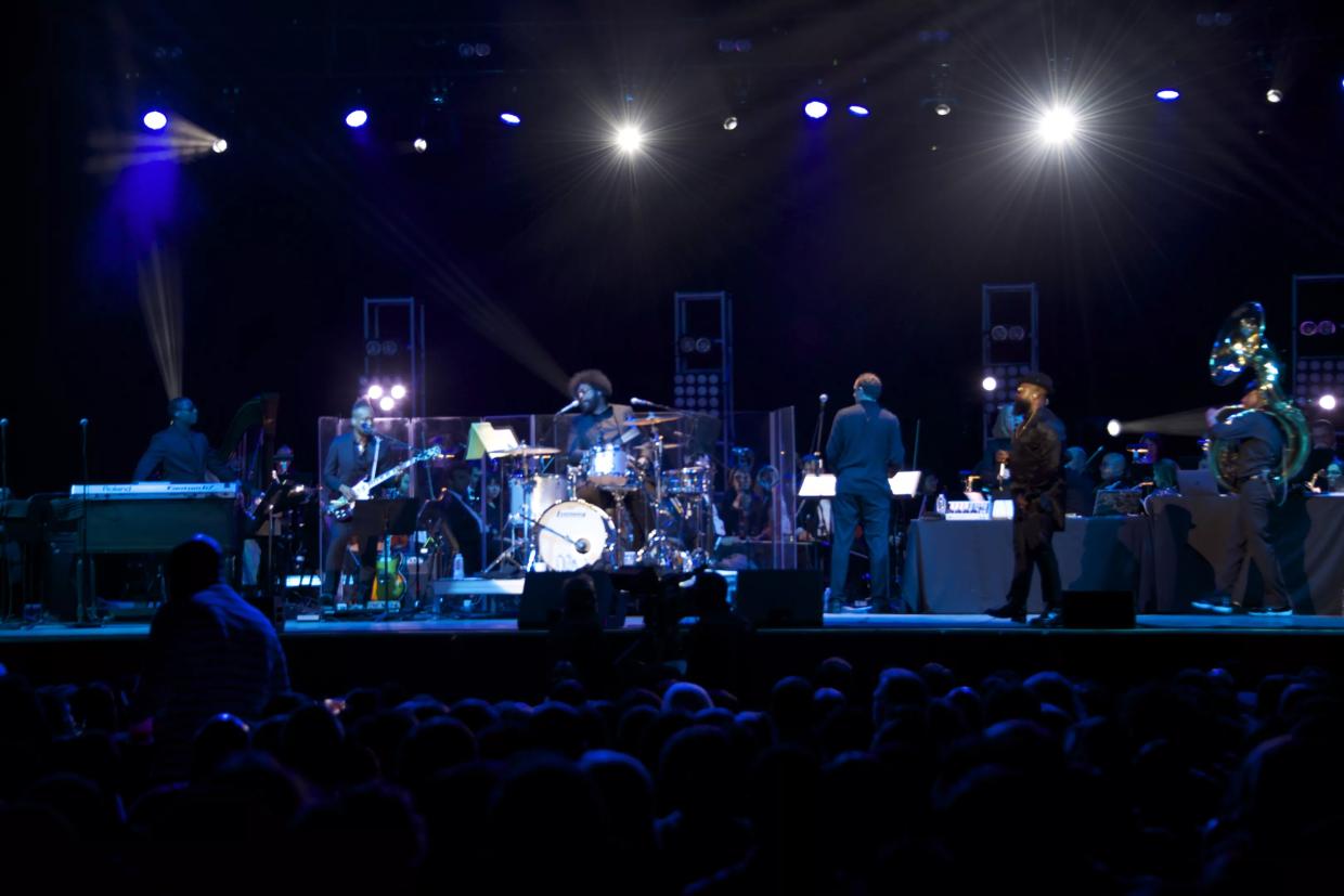 The Roots Gave an Athletic Performance in Irving, Backed by Dallas Pops and Famous Friends