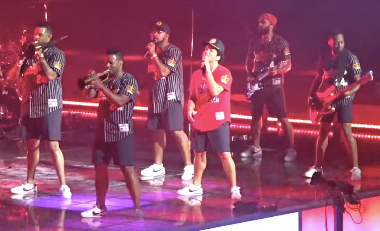 Bruno Mars Gave a Show Despite Illness, With Help From His High-Energy Backing Band