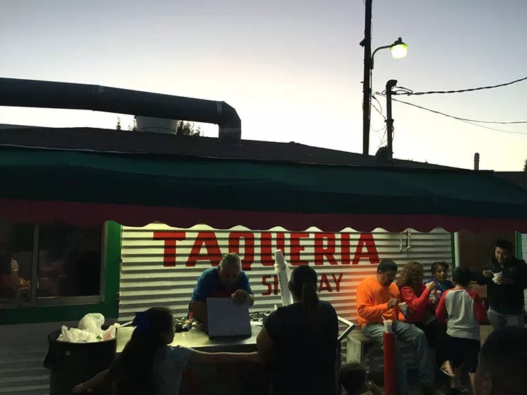 An Oak Cliff Rite of Passage: Waiting in Line for Elotes at El Si Hay