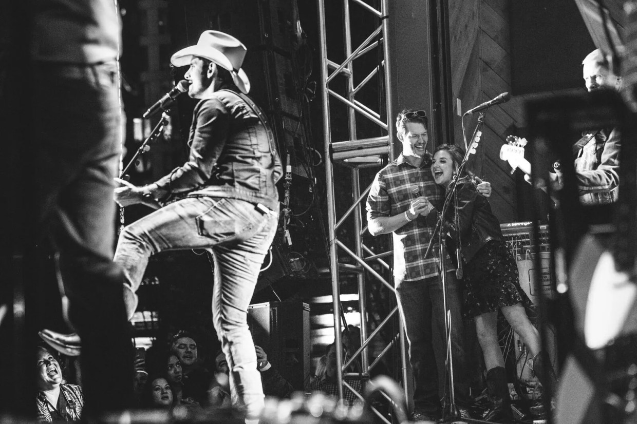 Brad Paisley Crashes The Stage At The Rustic