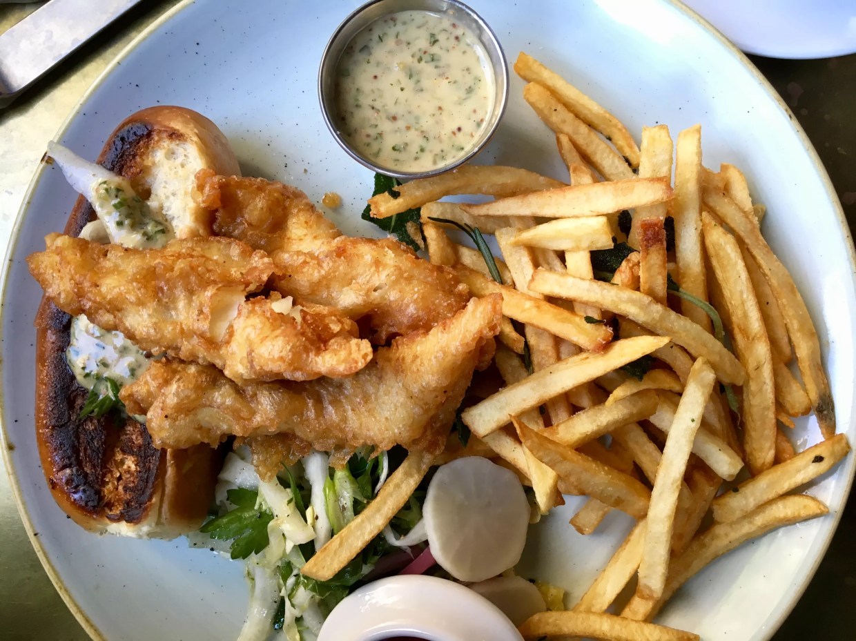 Up on Knox Brings $23 Lobster Clubs and a $75 Seafood Tower to an Old Knox-Henderson Chili’s