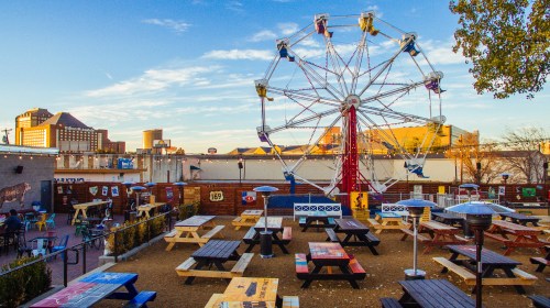 AM/FM New All Day Restaurant 