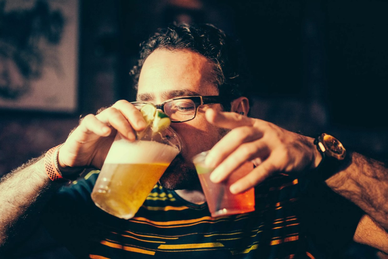 7 Dallas Music Venues Where It’s Easy to Get a Drink