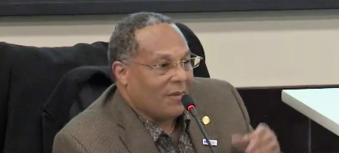 City Council Signs Off on Later Meetings, Traveling Road Show