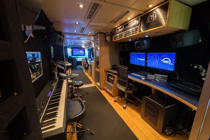 John Lennon Bus Stops by Berkner High School To Give Students Full Music Experience