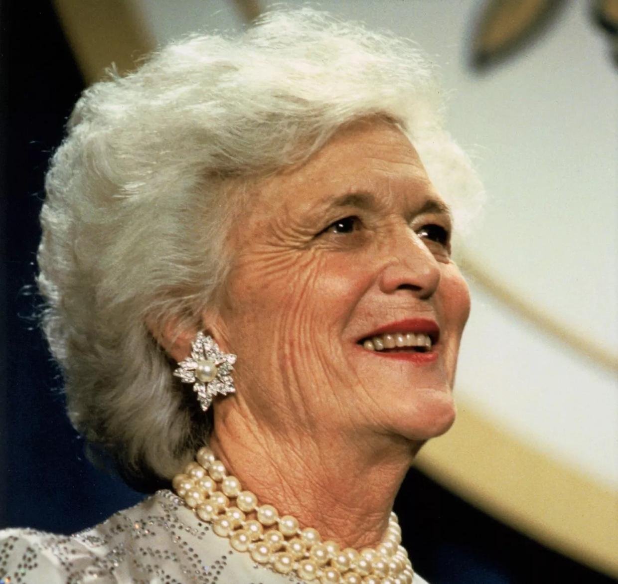 When Barbara Bush Spoke to a Dallas Motivational Convention, She Made Everybody Calm Down