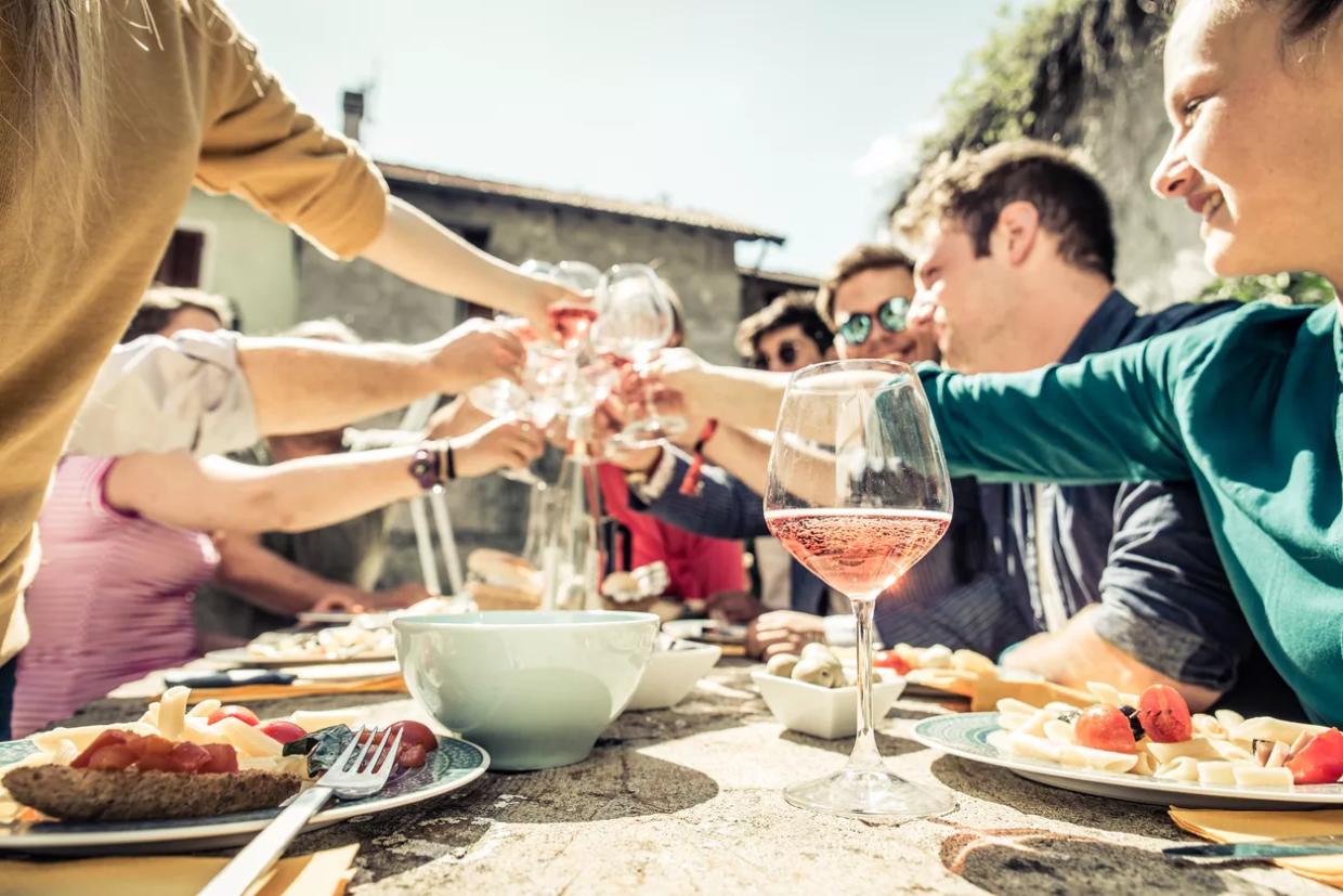 What To Do This Weekend: Lunch in the Garden, Dinner on the Farm and a Wine Walk