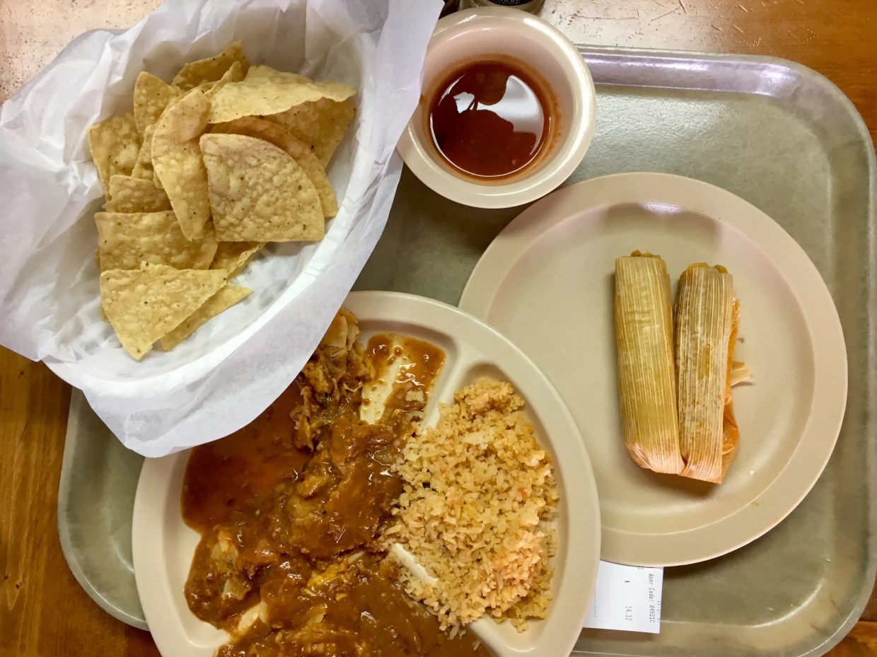 At Los Lupe’s, 46 Years of Breakfast Tacos and All-You-Can-Eat Buffets