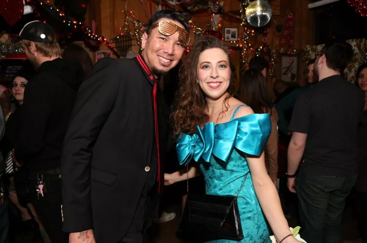 Is Music Paralysis Why We Love Retro Nights So Much?