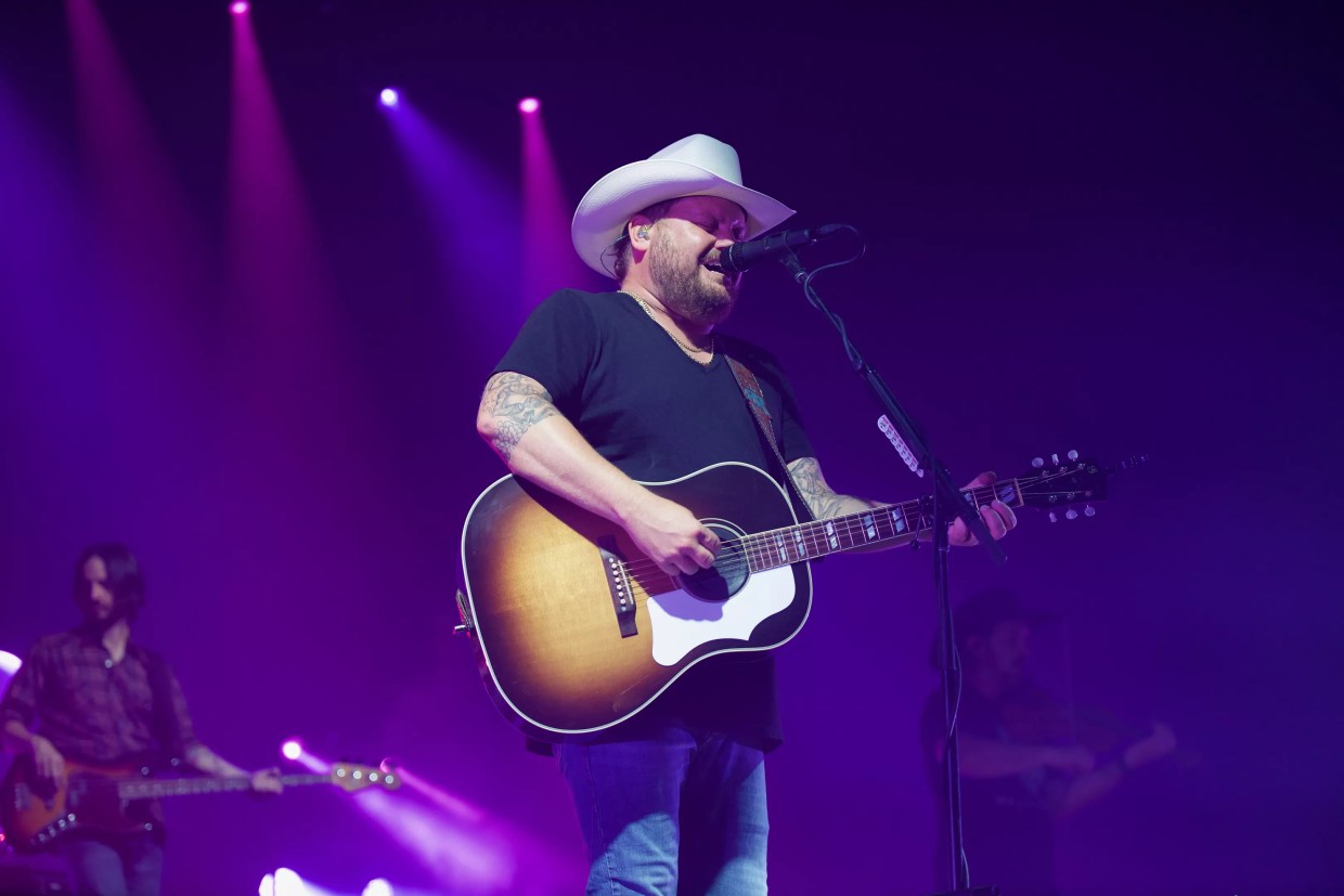Randy Rogers Band and Friends Create the Perfect Summer Jam
