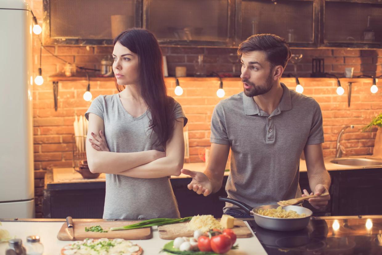 How to Treat Your Politically Opposite Family Member This Holiday Season