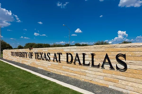 university of texas at dallas sign