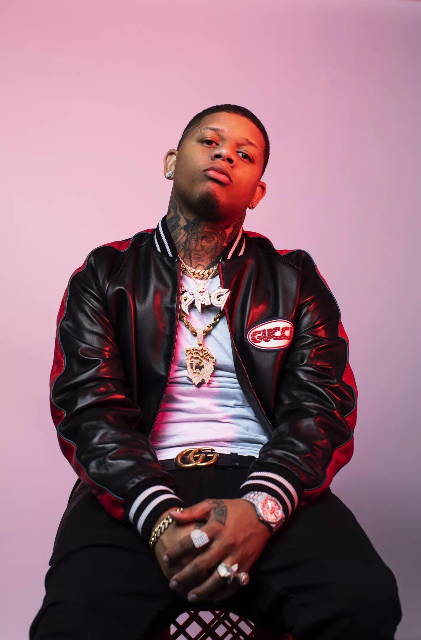 Yella Beezy posing for a photo
