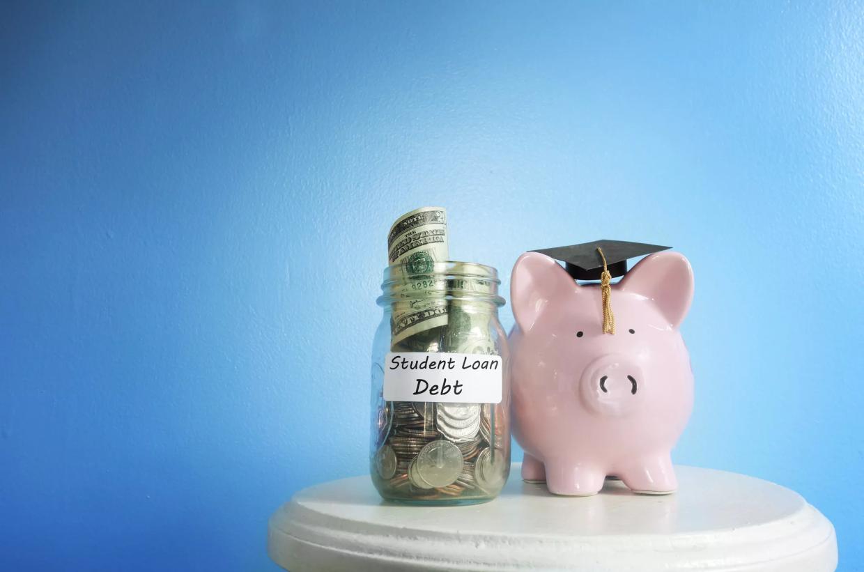 New Student Loan Data Highlights Dallas Gen Xers’ Precarious Spot