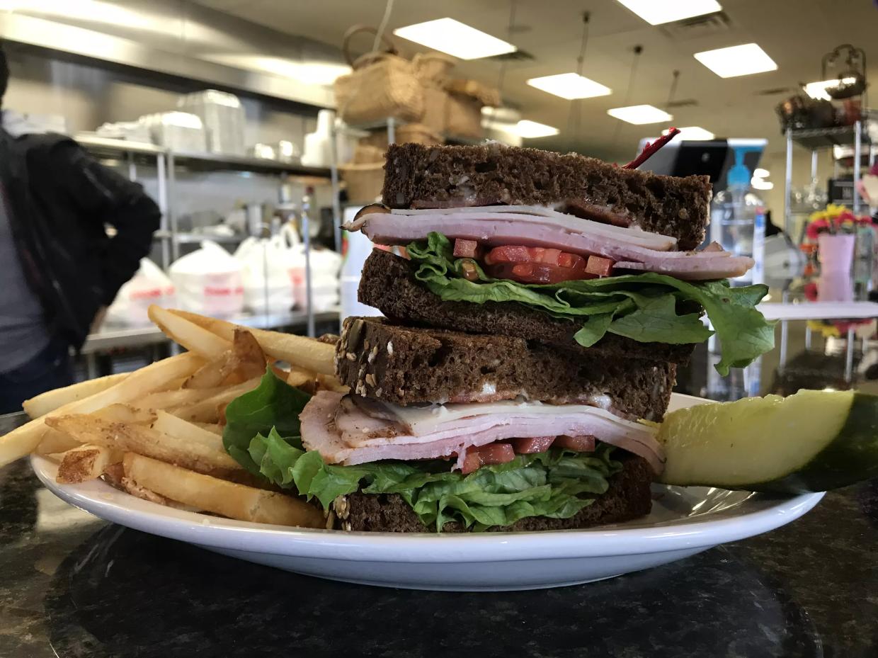 Freshella Kitchen Is a Cheap, Hidden Lunchtime Gem Off John W. Carpenter Freeway