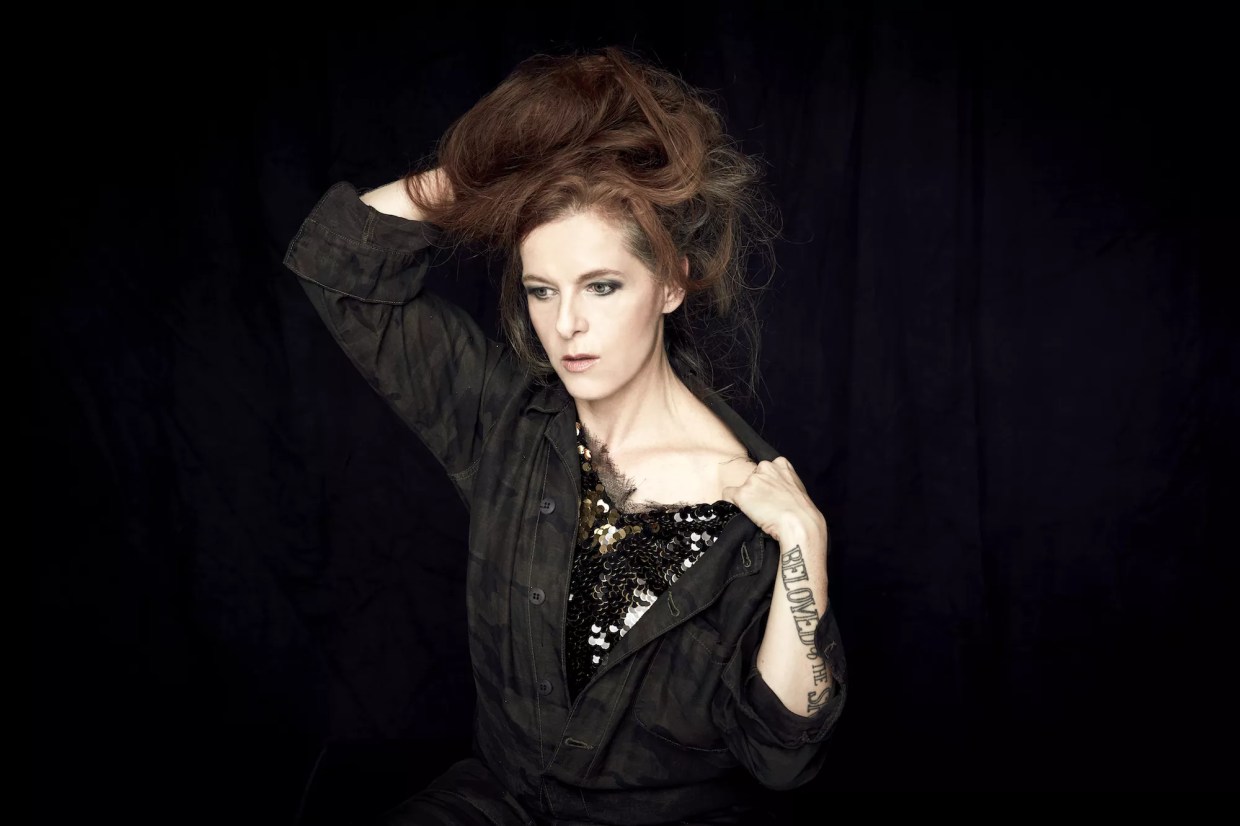 Neko Case Is a Warm, Tight Hug