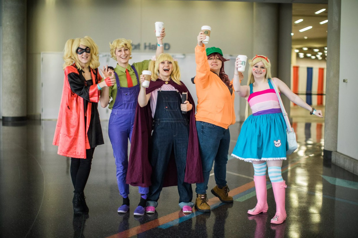 Mia Farrow, Pamela Anderson and More Will Be at This Year’s Fan Expo