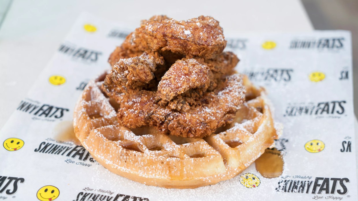 SkinnyFats, a Chain Popular for Serving Both Healthy and Indulgent Eats, Opens in Uptown