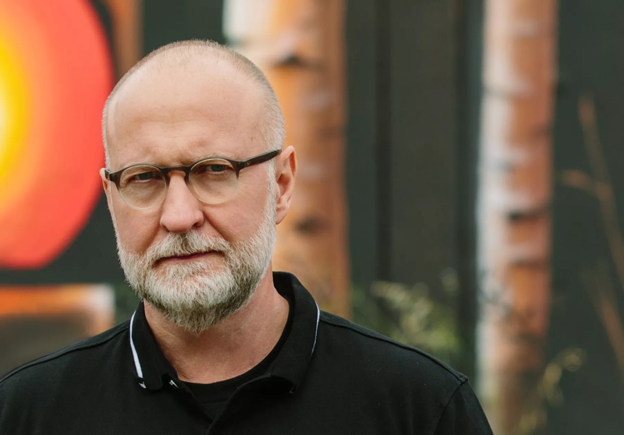 Bob Mould Celebrates the Freedom To Sing About What He Wants and To Be Happy
