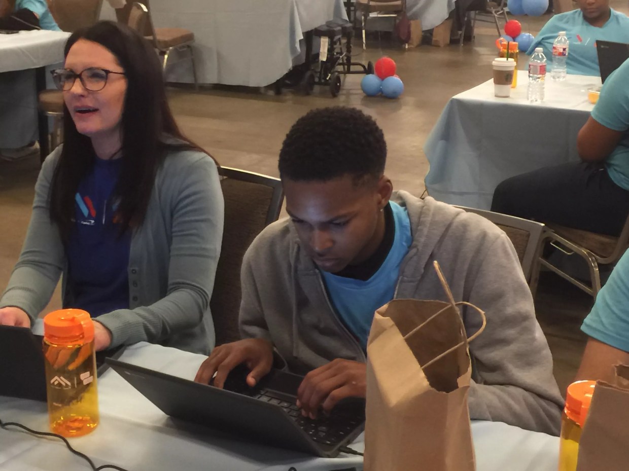 Dallas High Schoolers Earn <i>Guinness</i> World Record for Largest AI Programming Lesson