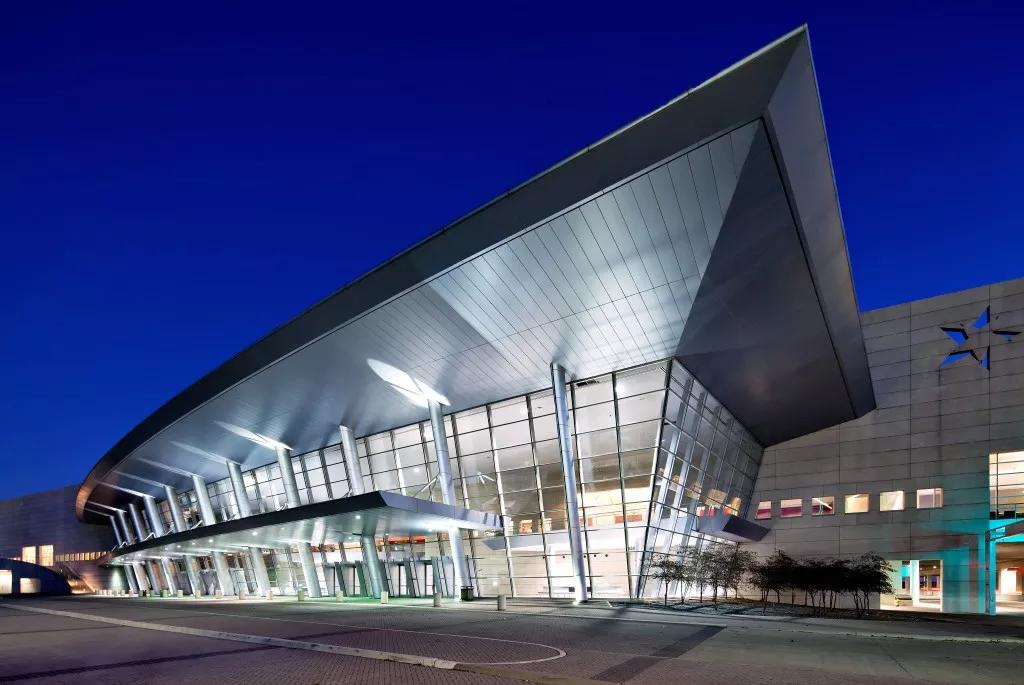 Despite Email Deluge, Dallas Re-Ups With VisitDallas