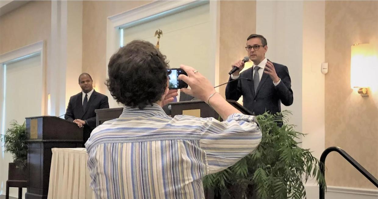 In Mayoral Debate, Johnson Calls Griggs Snarky, Then Snarks About It