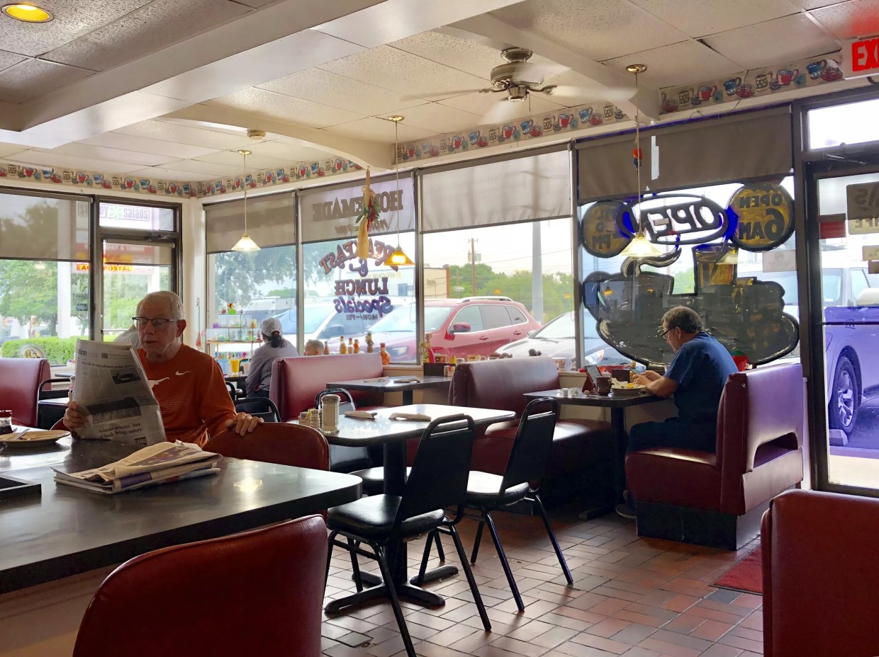 Oasis Gets the Basics Right With Pleasing Classics and Refreshingly Cheap Breakfast Fare