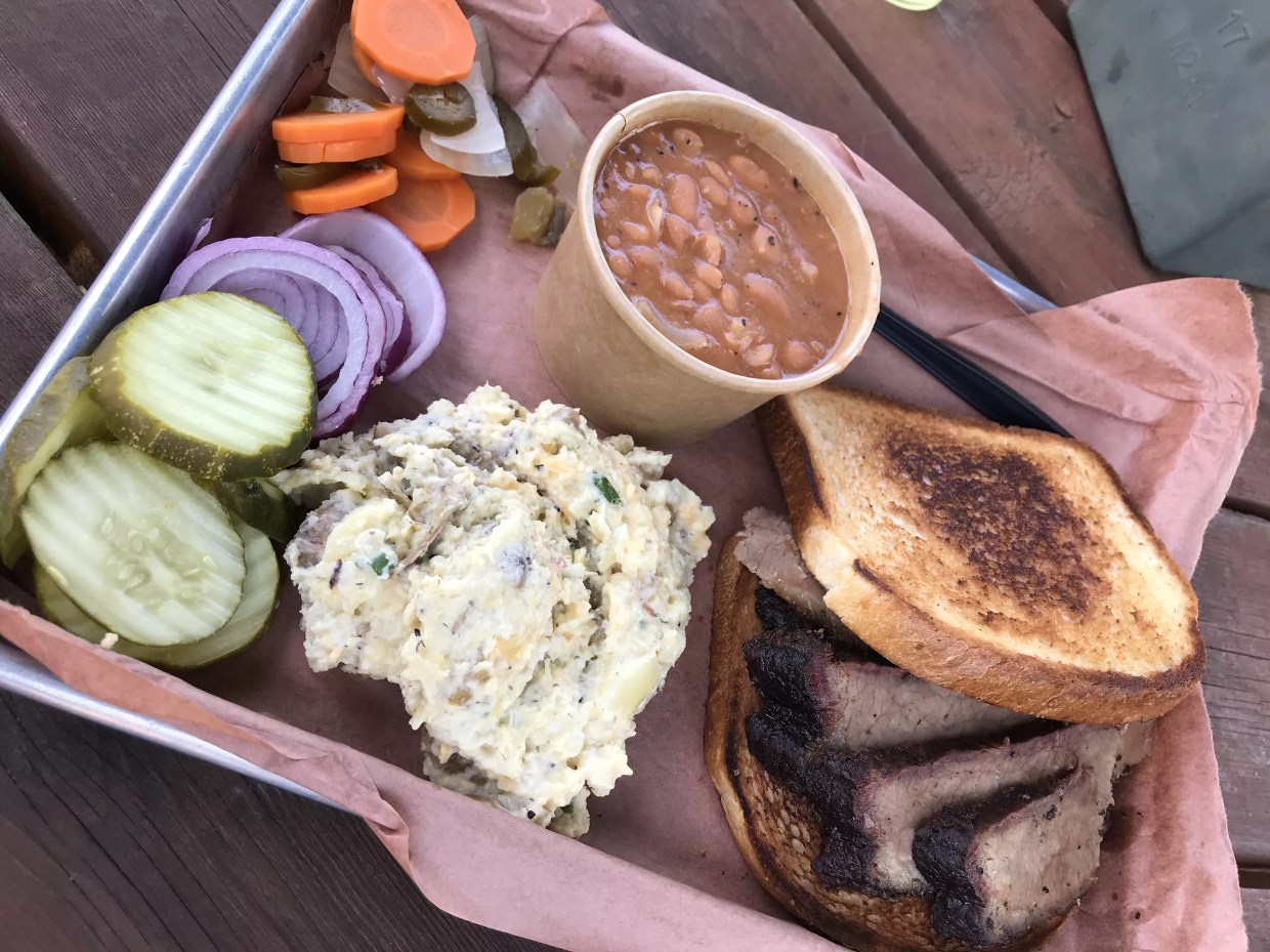 Bumbershoot Barbecue’s Daily Specials Are a Steal