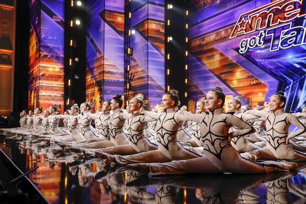 Simon Cowell Gives Southlake Carroll Senior High School’s Drill Team a Standing Ovation